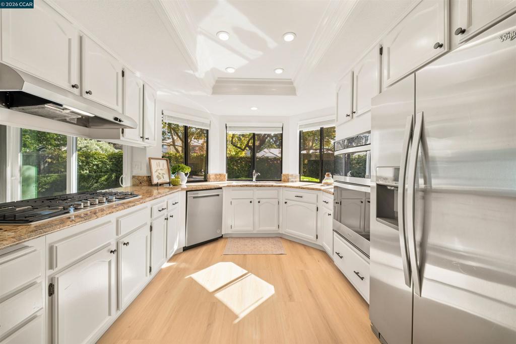 40 Saint Tropez Ct Property Photo 19