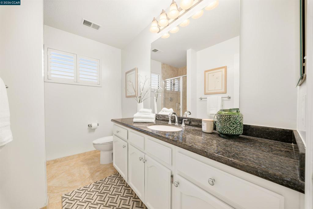 40 Saint Tropez Ct Property Photo 28