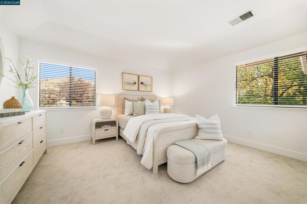 40 Saint Tropez Ct Property Photo 34