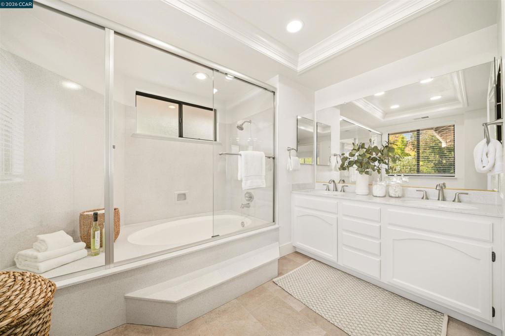 40 Saint Tropez Ct Property Photo 38