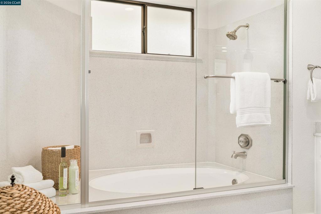 40 Saint Tropez Ct Property Photo 39