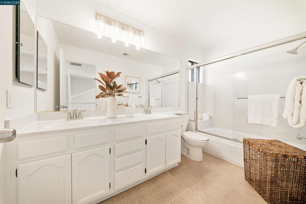 40 Saint Tropez Ct Property Photo 47