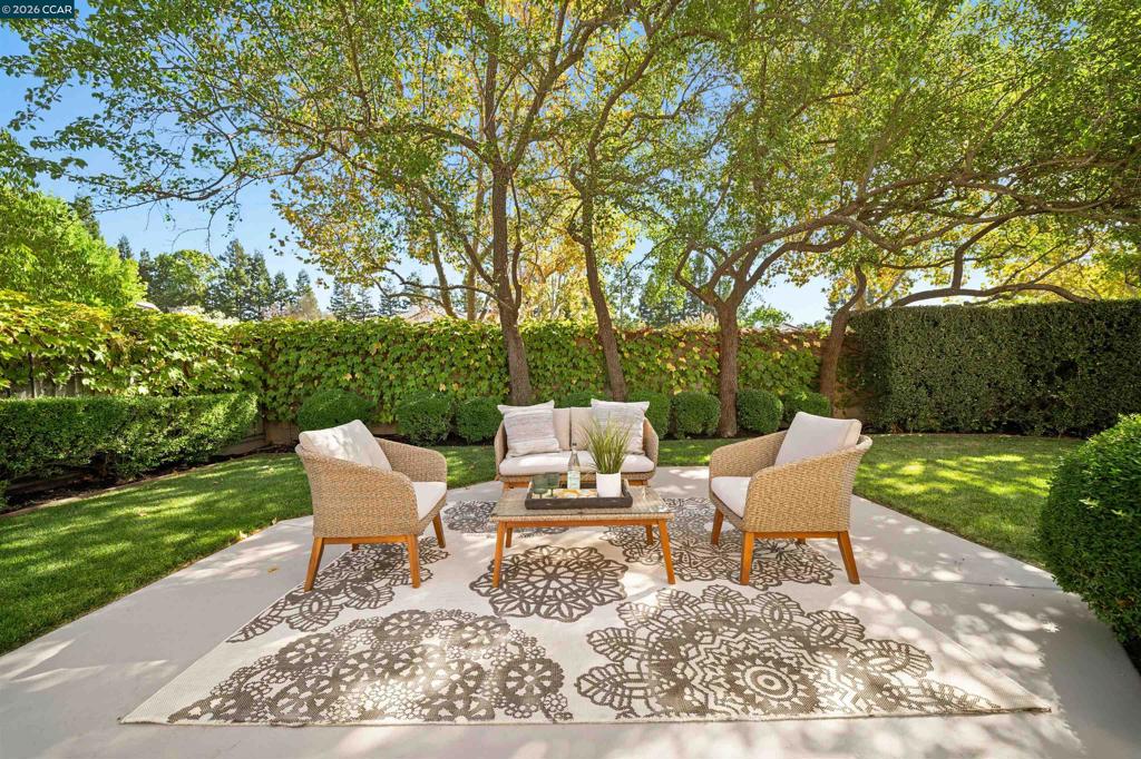 40 Saint Tropez Ct Property Photo 48