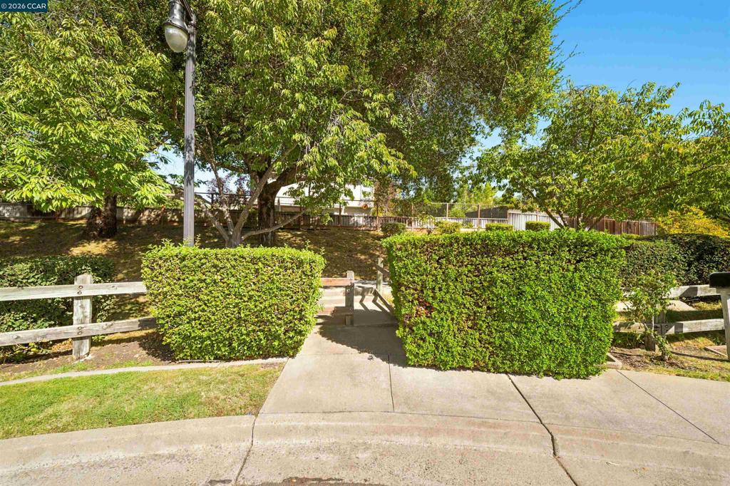 40 Saint Tropez Ct Property Photo 55