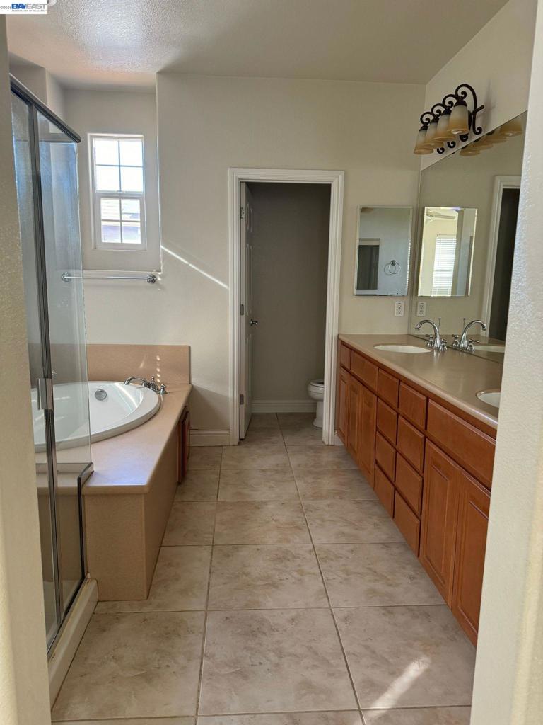 220 N Lafayette St Property Photo 10