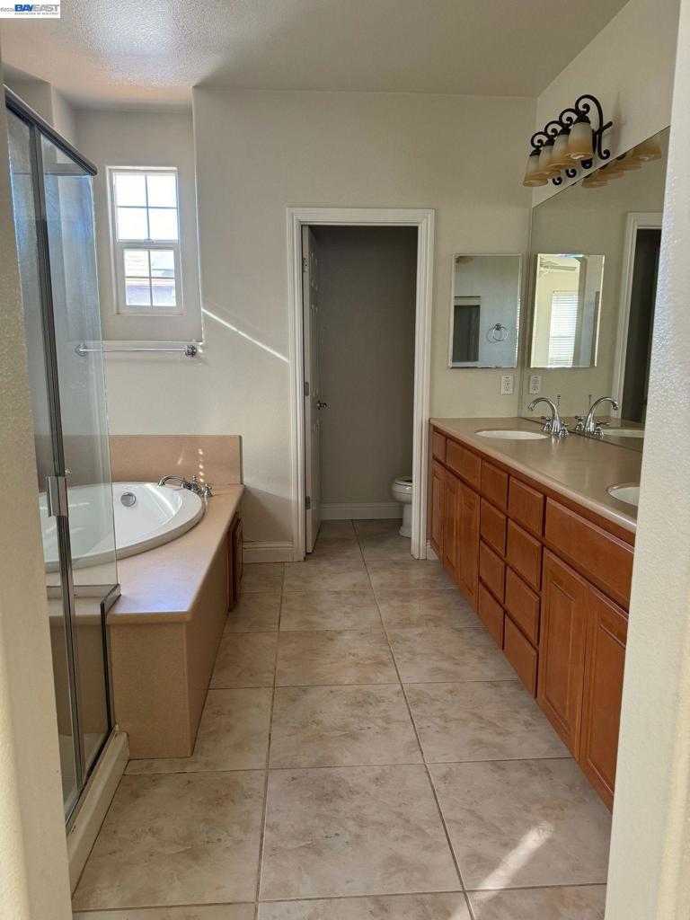 220 N Lafayette St Property Photo 11