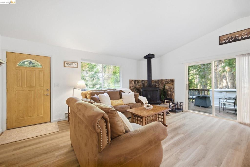 24021 Wakalu Property Photo 2