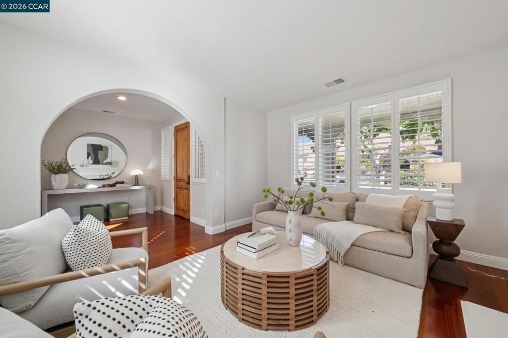 884 Bandol Way Property Photo 4