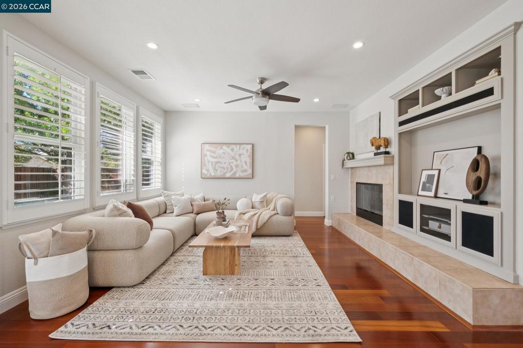 884 Bandol Way Property Photo 13