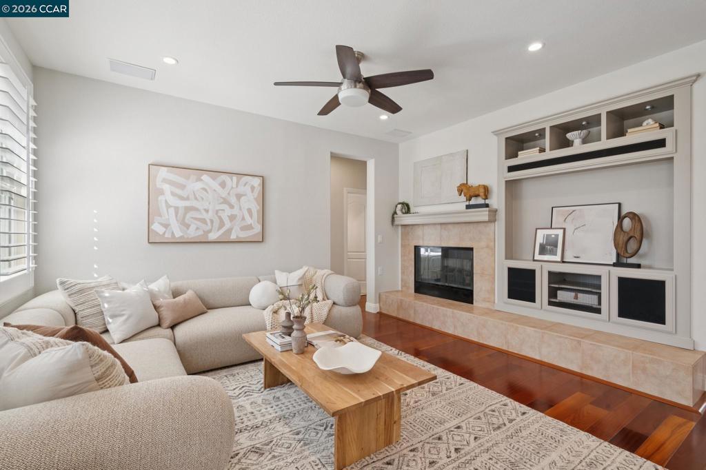 884 Bandol Way Property Photo 14
