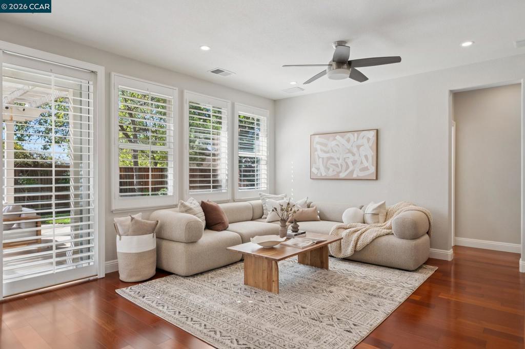 884 Bandol Way Property Photo 16