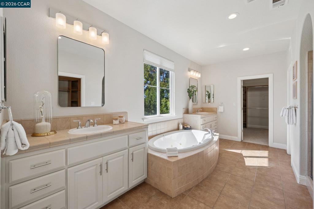 884 Bandol Way Property Photo 26
