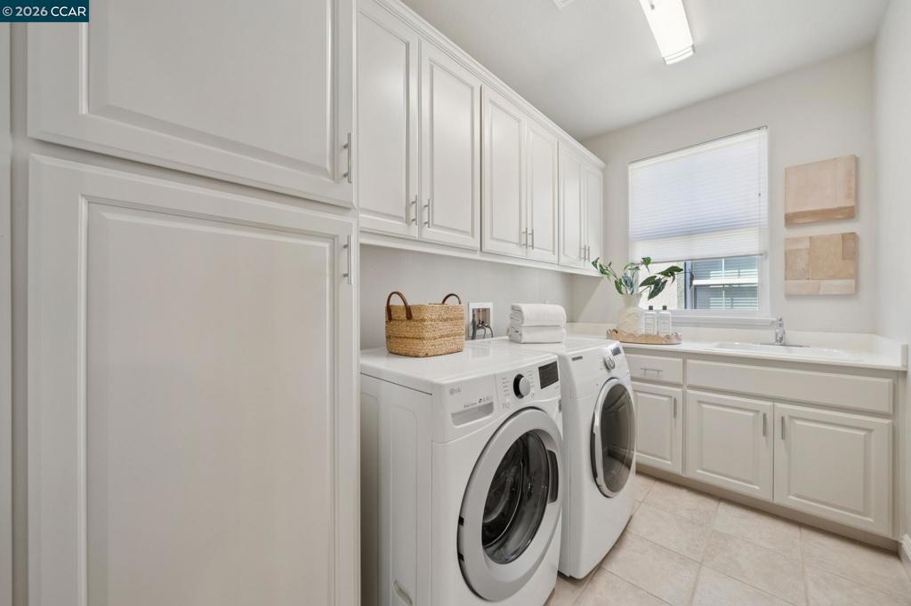 884 Bandol Way Property Photo 42
