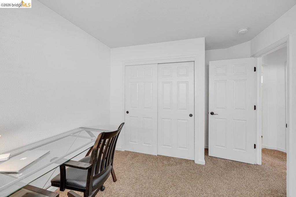 981 Country Ln Property Photo 13