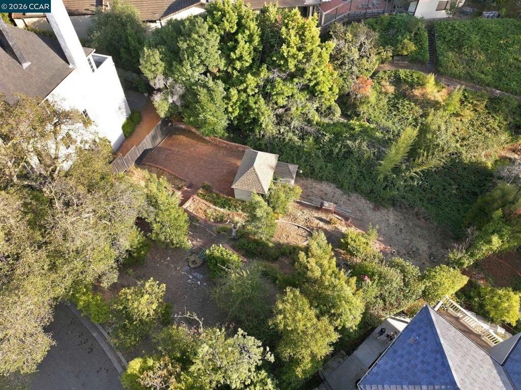 Hazel Ln Property Photo 11
