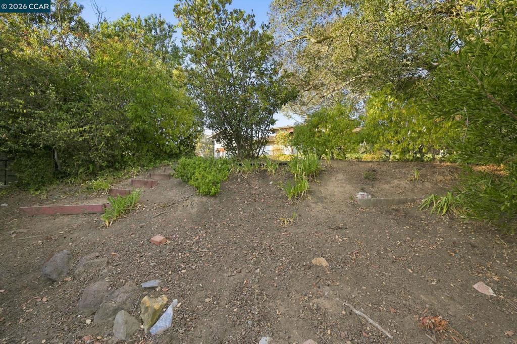 Hazel Ln Property Photo 17