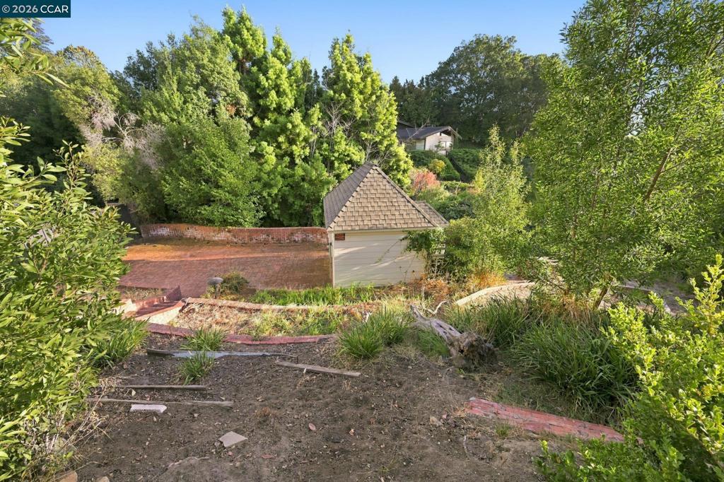 Hazel Ln Property Photo 19