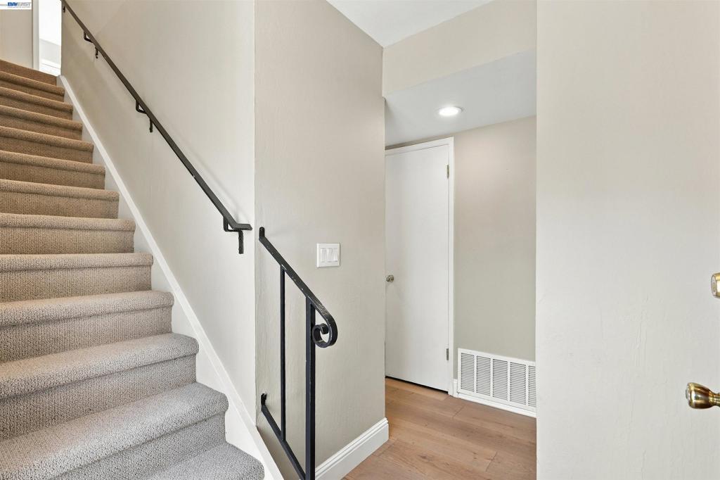 1889 Cannon Dr Property Photo 6
