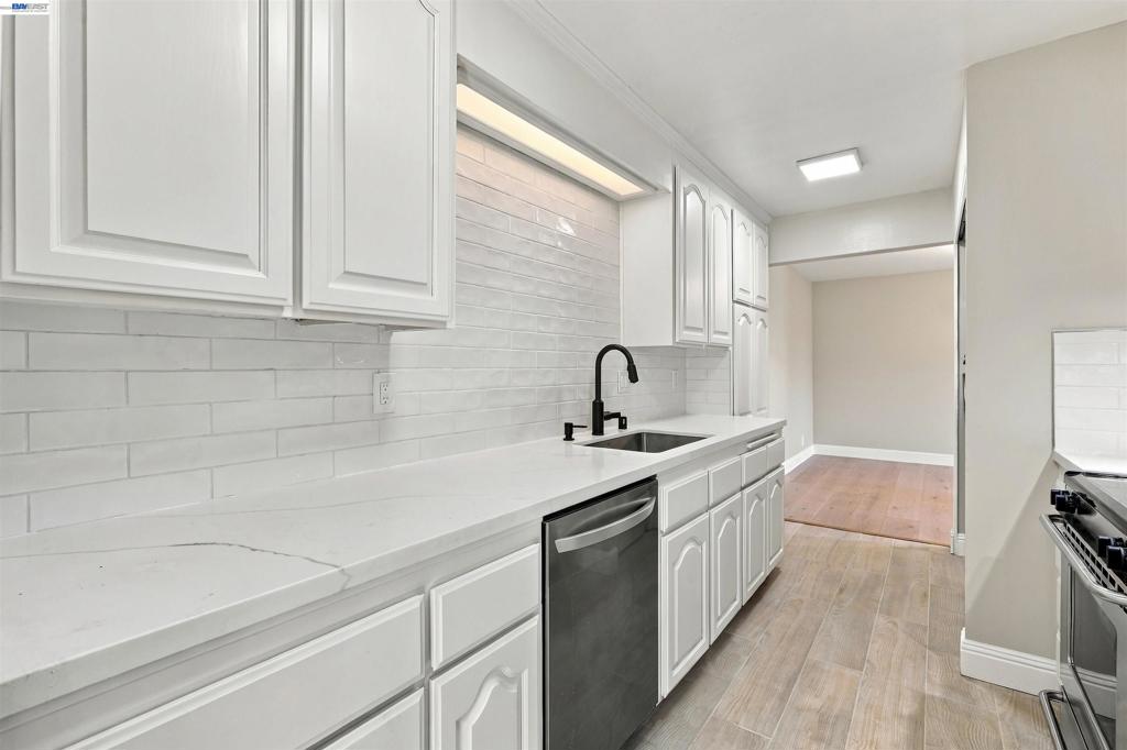 1889 Cannon Dr Property Photo 14