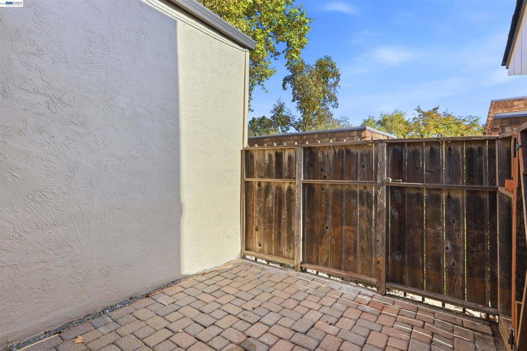 1889 Cannon Dr Property Photo 42