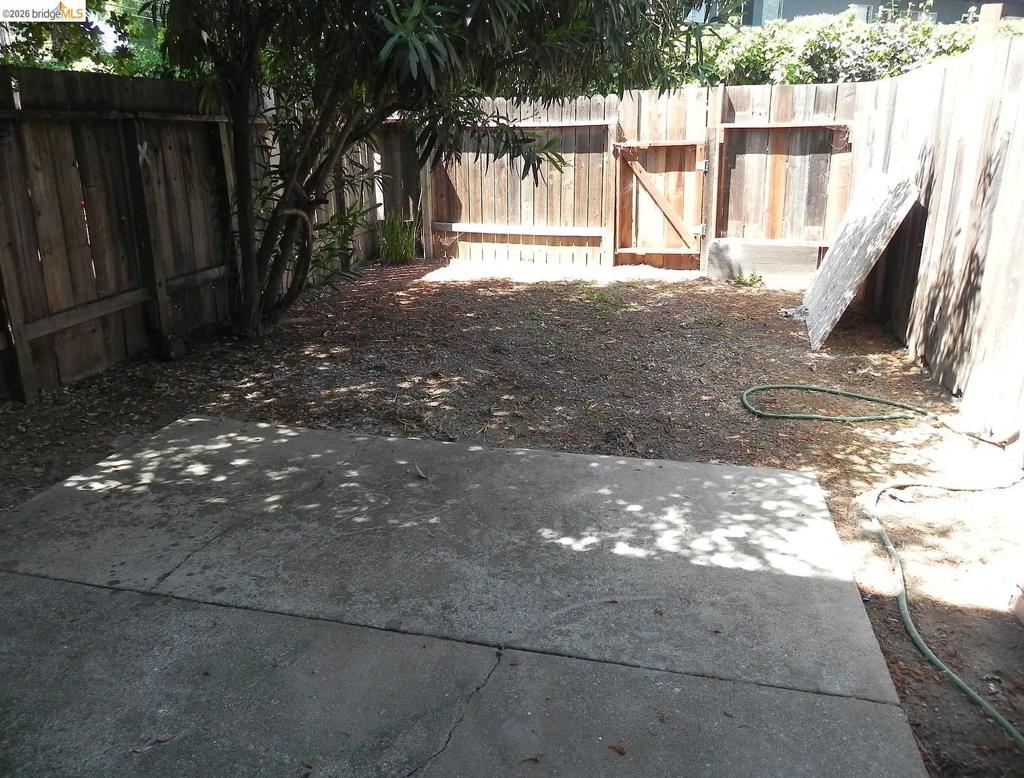 2011 Sierra Rd Property Photo 9