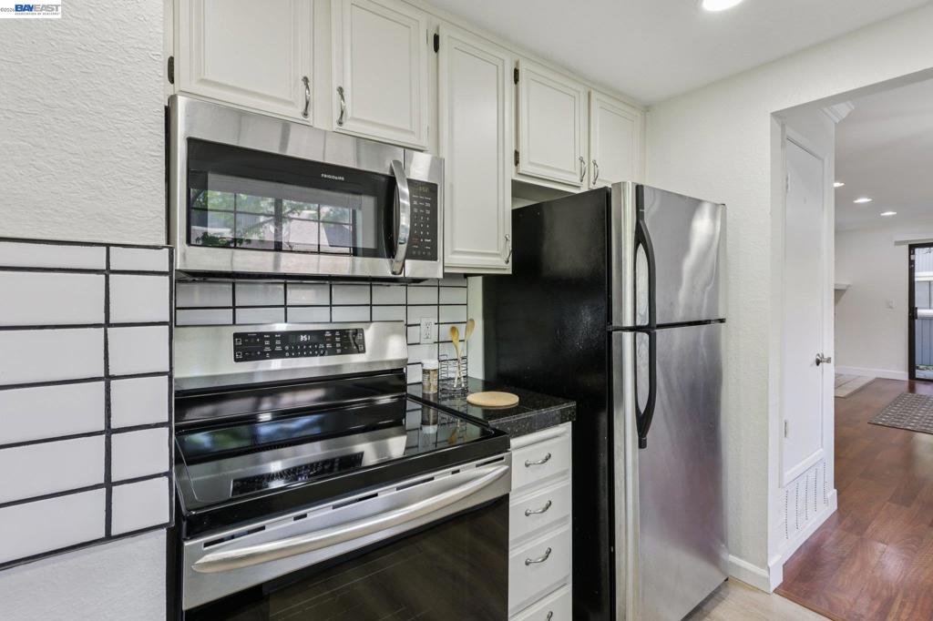34671 Agree Ter Property Photo 8