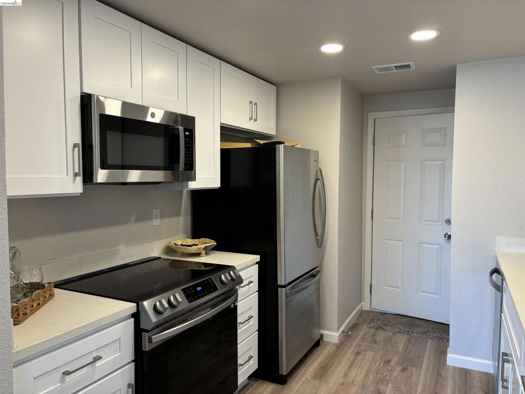 5824 Yawl Street Property Photo 2