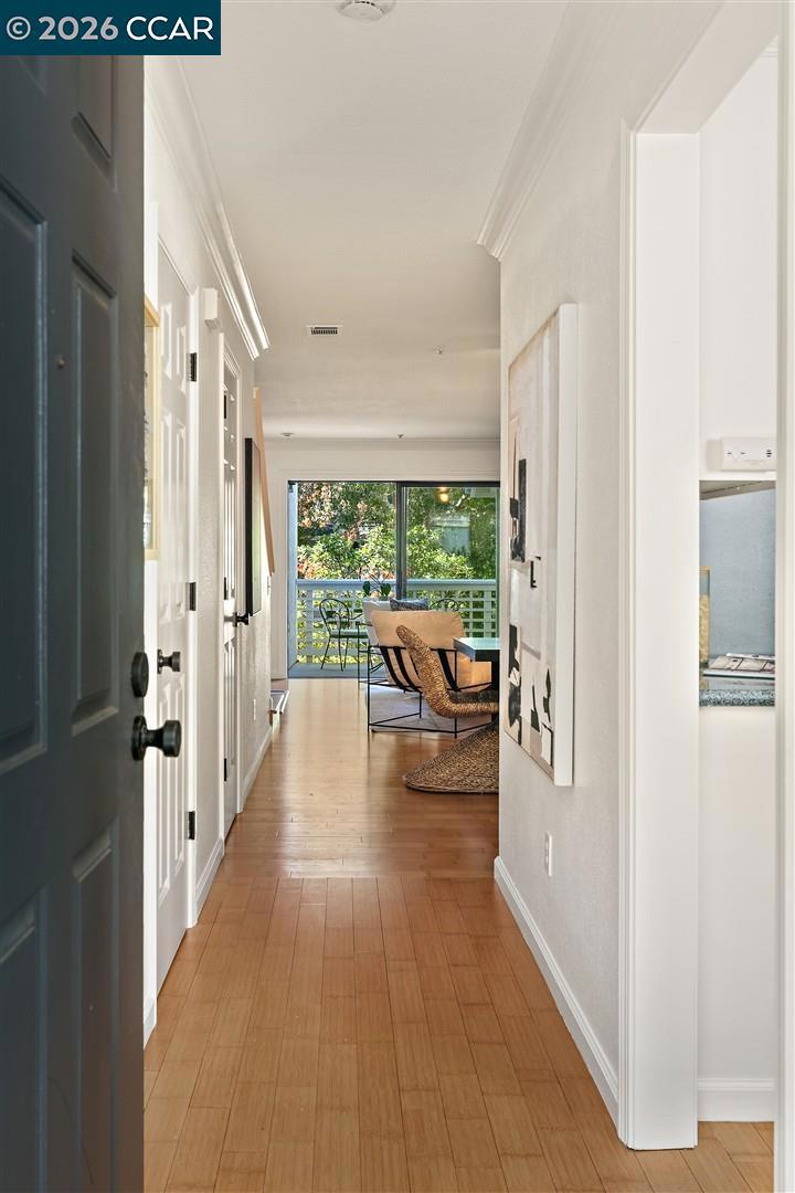 2596 Oak Rd 275 Property Photo 4
