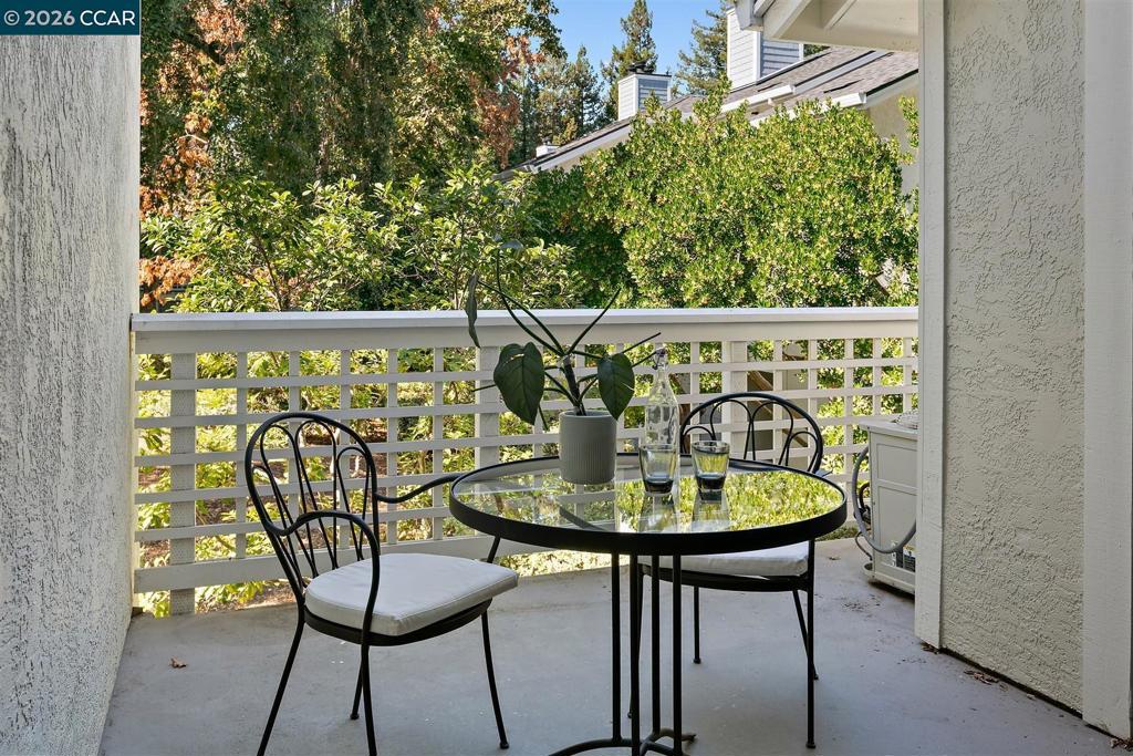 2596 Oak Rd 275 Property Photo 16