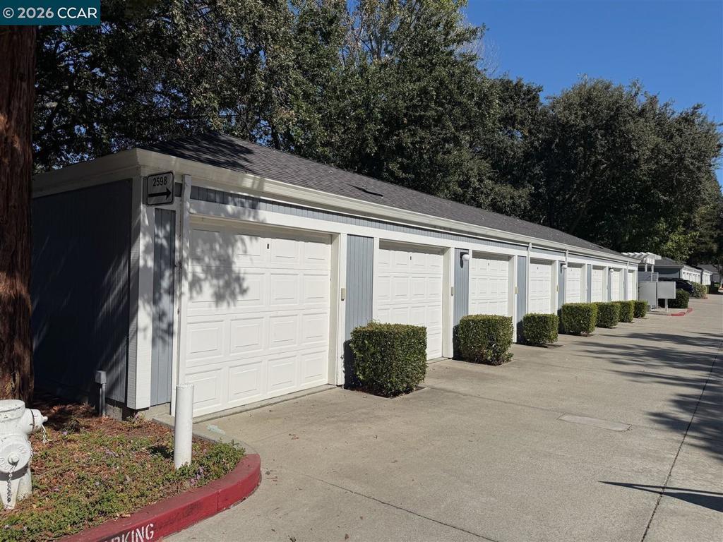 2596 Oak Rd 275 Property Photo 33