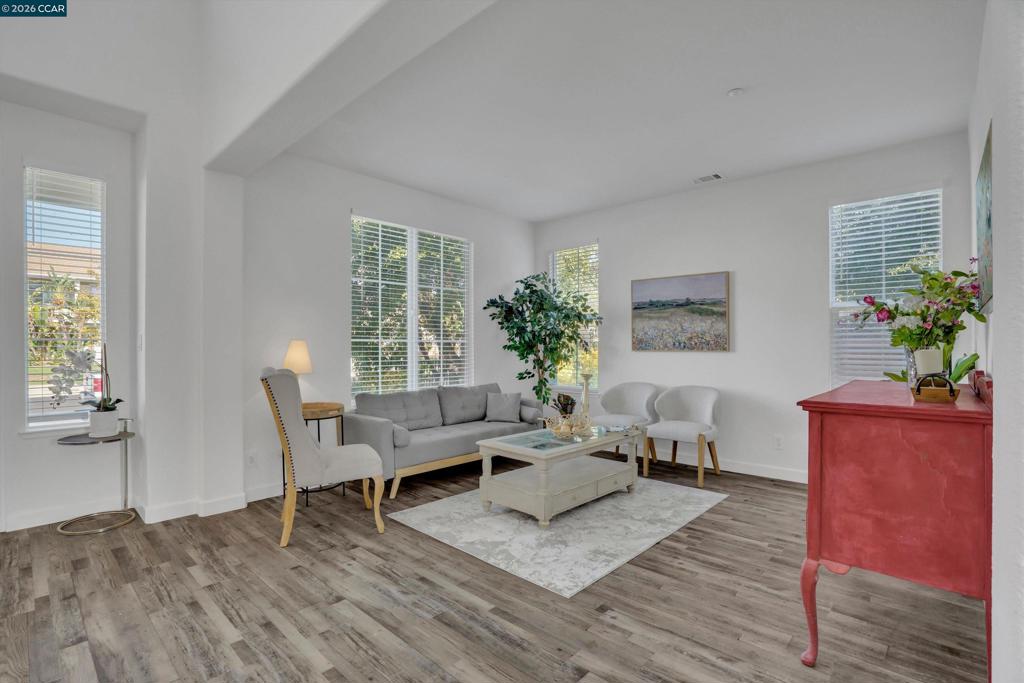 1312 Prominent Dr Property Photo 6