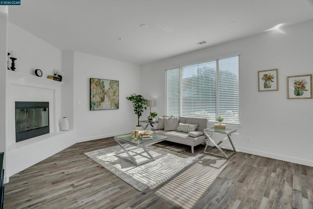 1312 Prominent Dr Property Photo 8