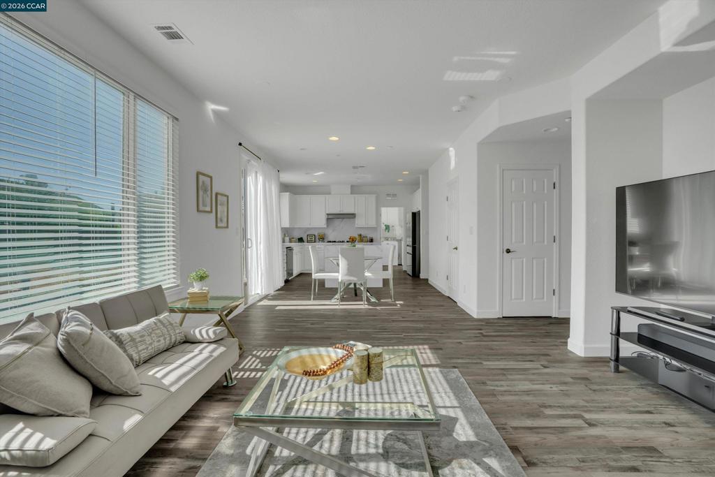 1312 Prominent Dr Property Photo 10