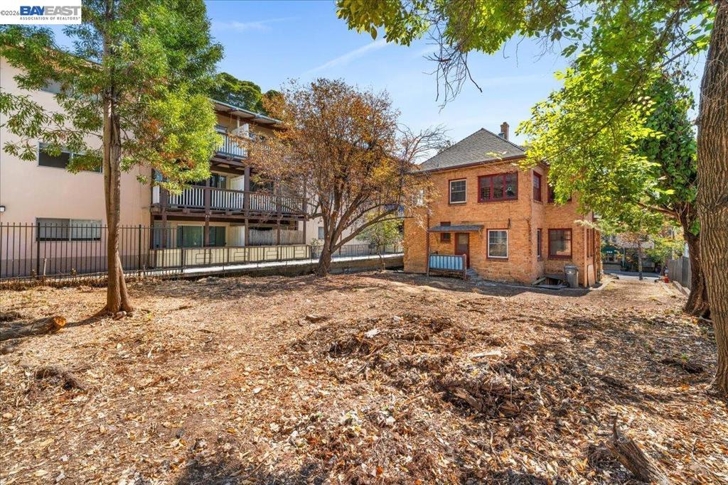 473 Crescent St Property Photo 30