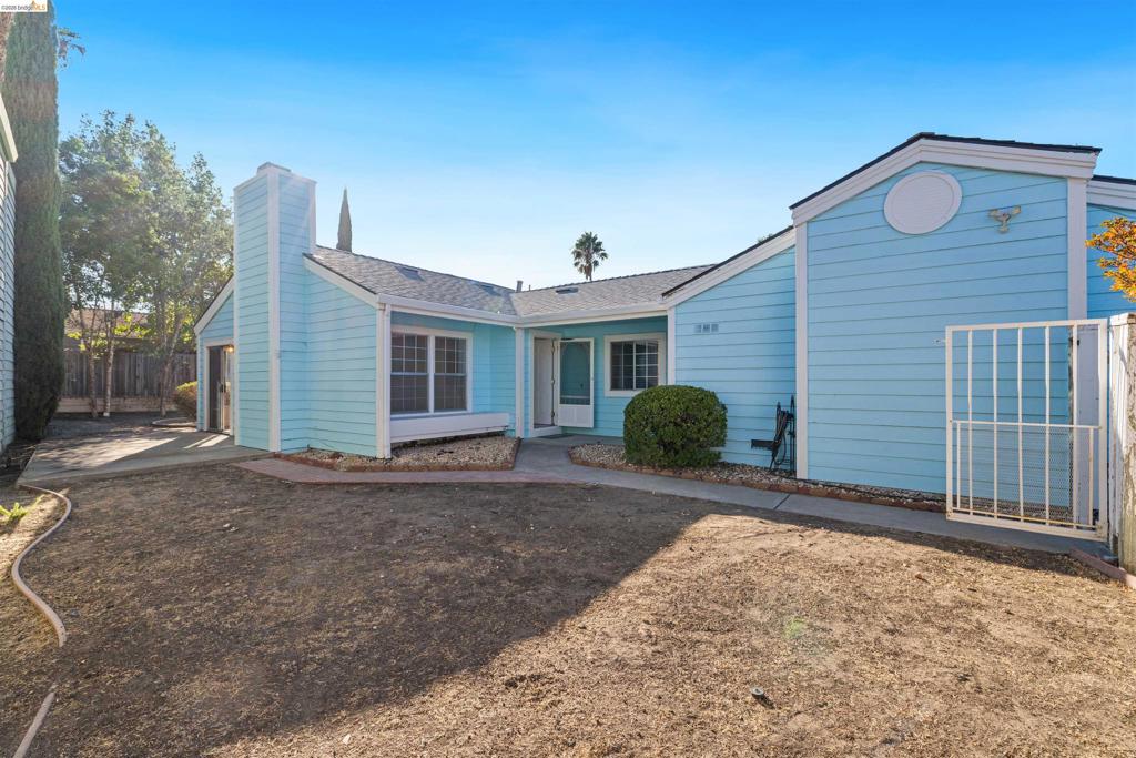 3408 Bellflower Dr Property Photo 3