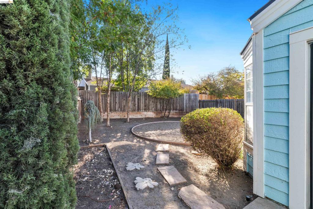 3408 Bellflower Dr Property Photo 17