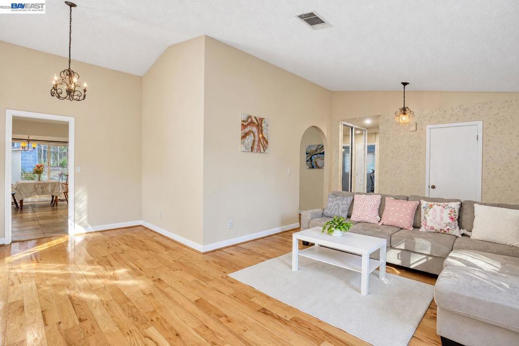 3608 Nightingale Dr Property Photo 10