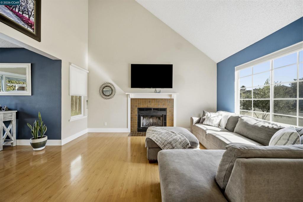 120 Serpentine Ct Property Photo 3