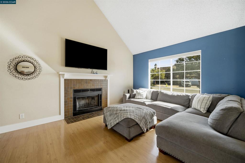 120 Serpentine Ct Property Photo 4