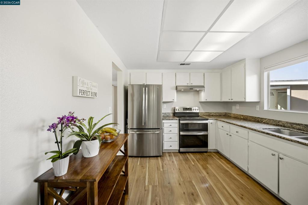 120 Serpentine Ct Property Photo 8