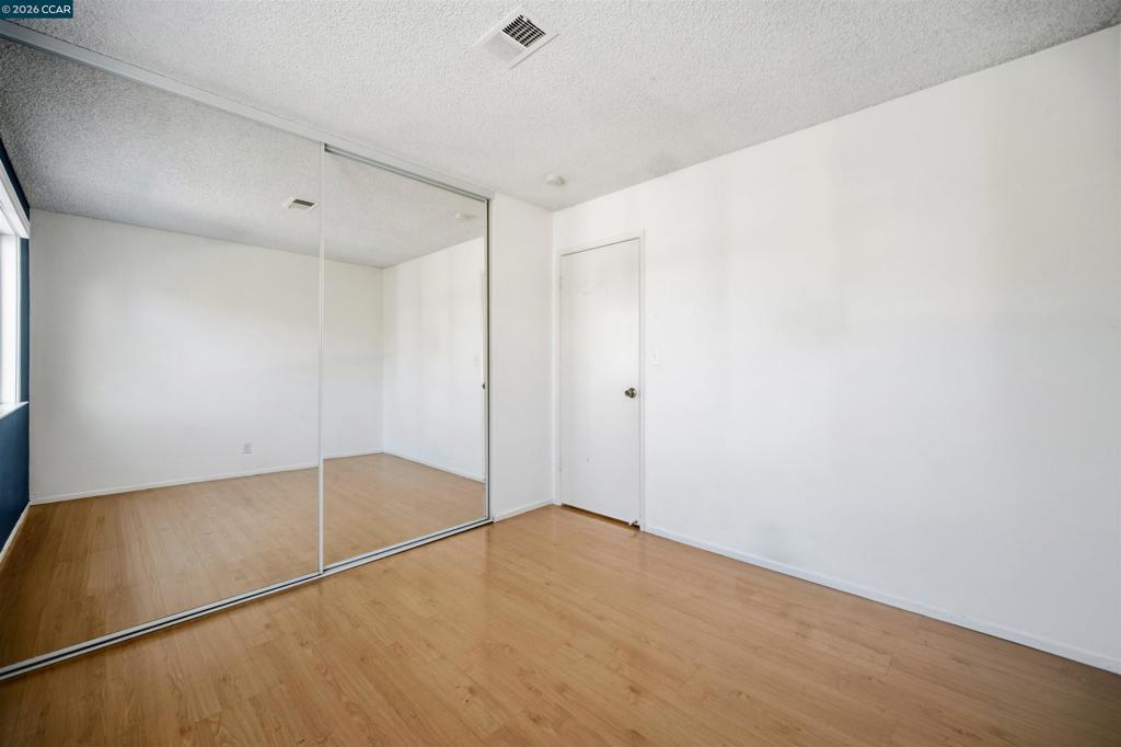 120 Serpentine Ct Property Photo 13