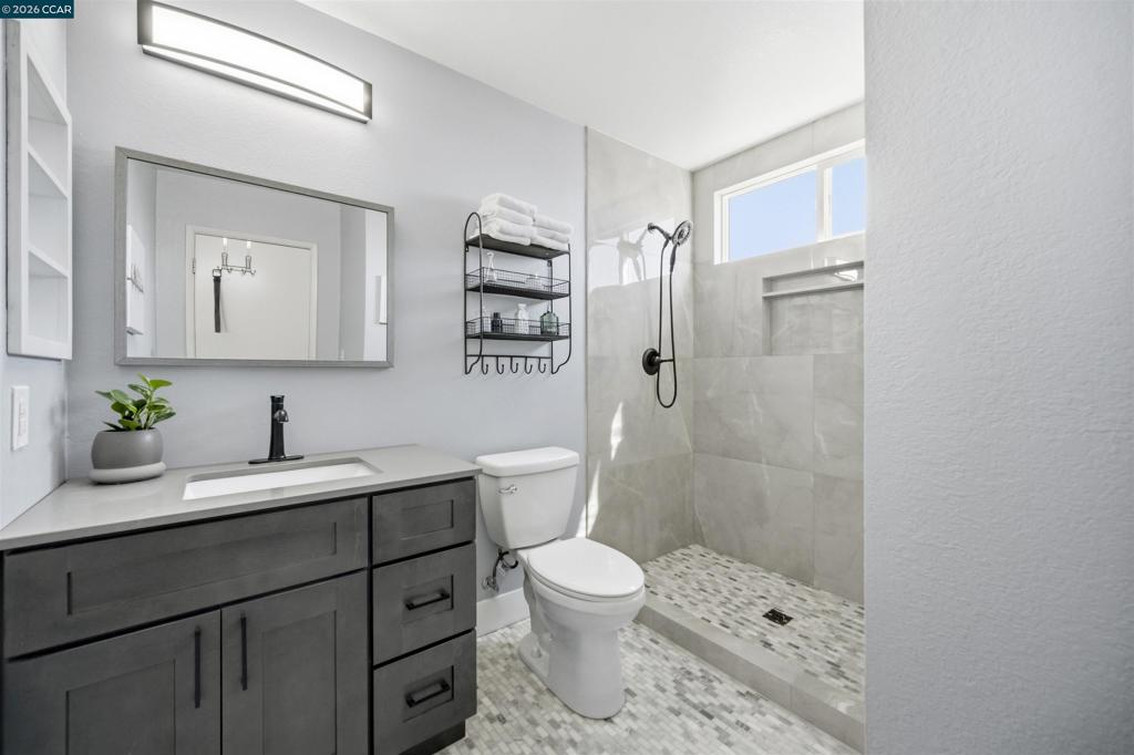 120 Serpentine Ct Property Photo 28