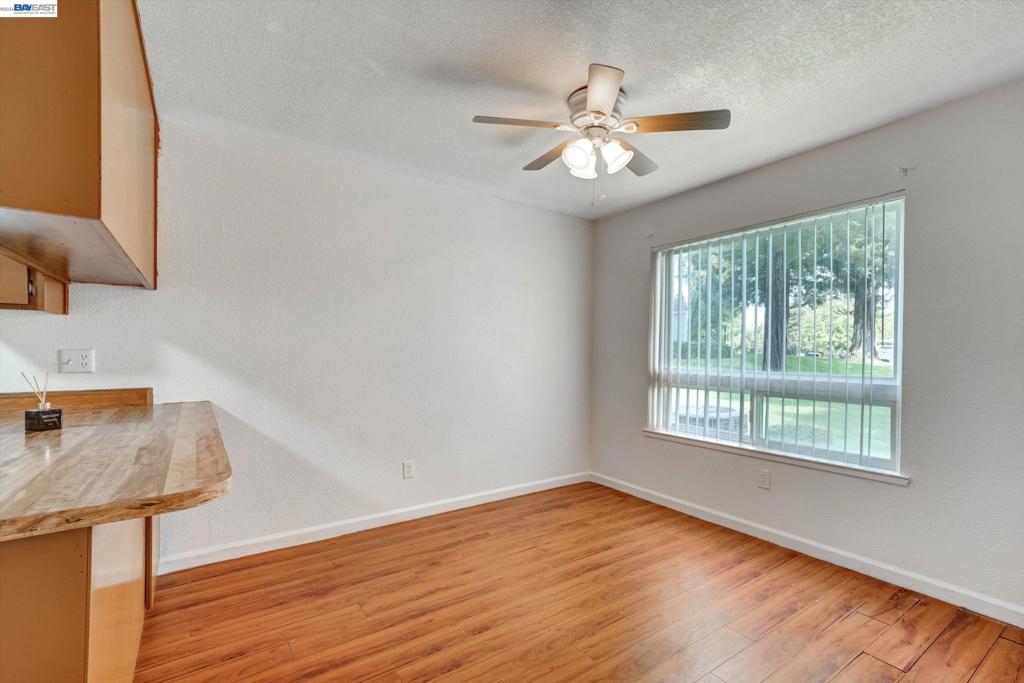 2714 Harvest Ln Property Photo 9