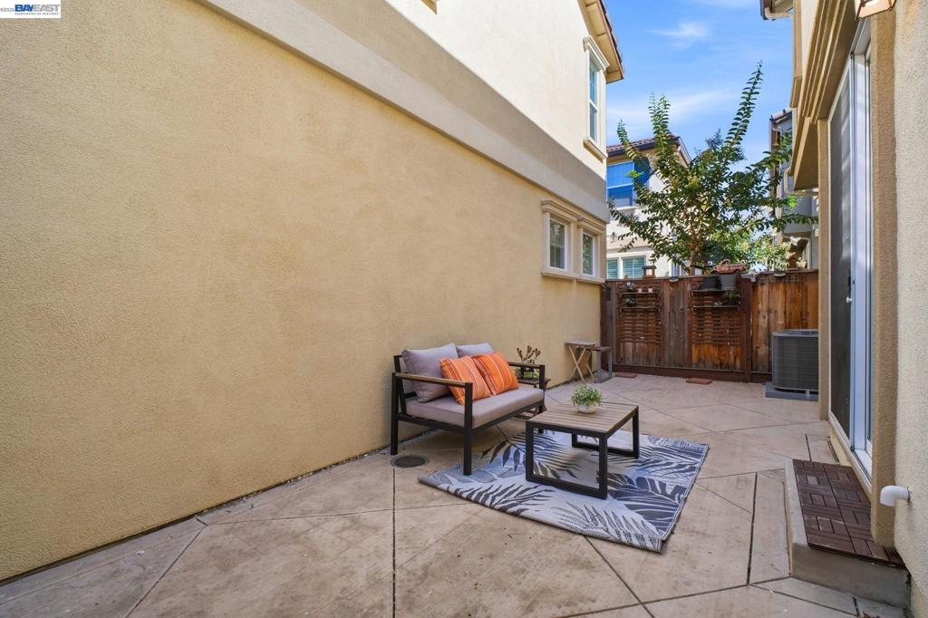 1519 Sylvia St Property Photo 34