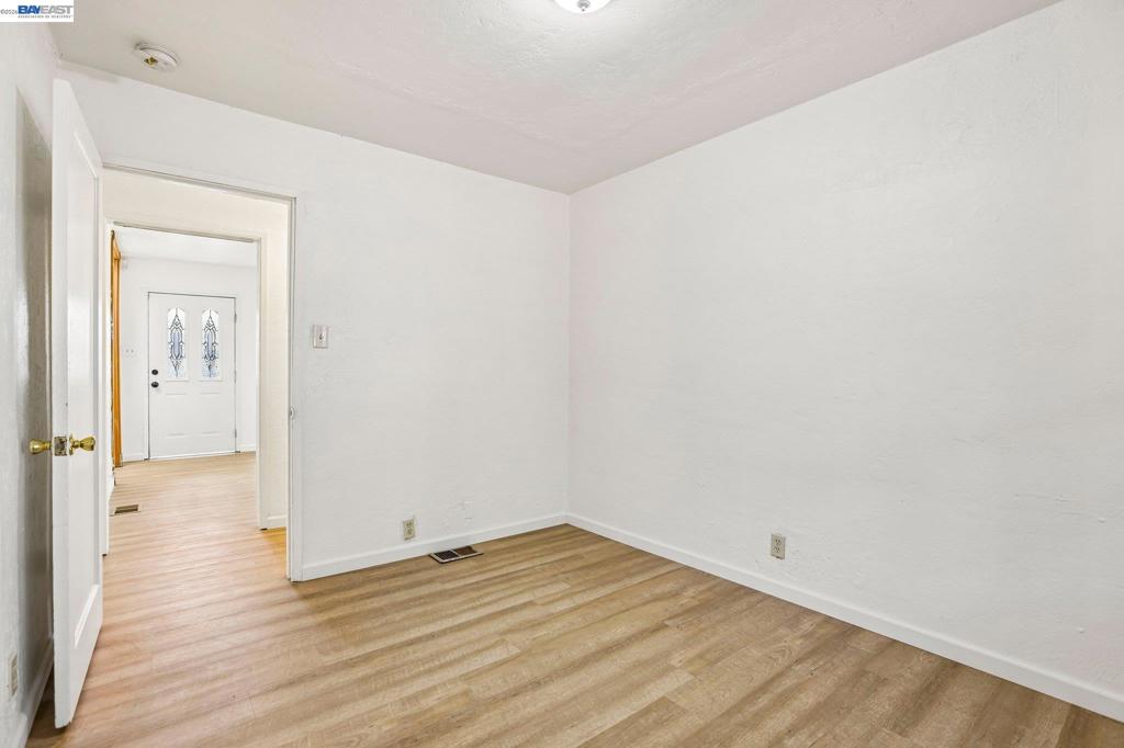 484 Phelps St Property Photo 17