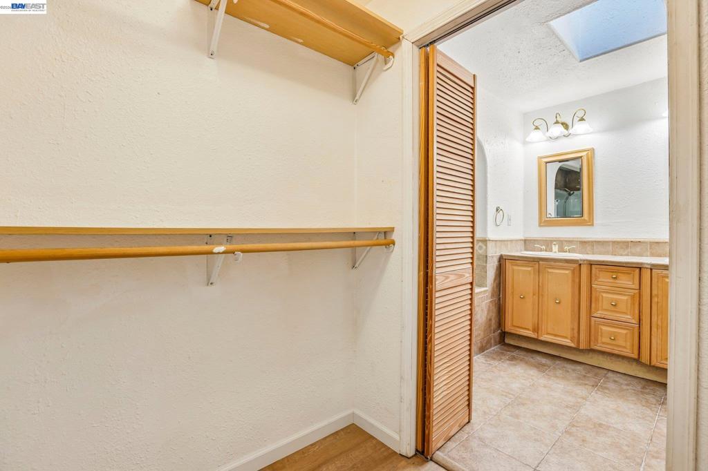 484 Phelps St Property Photo 32