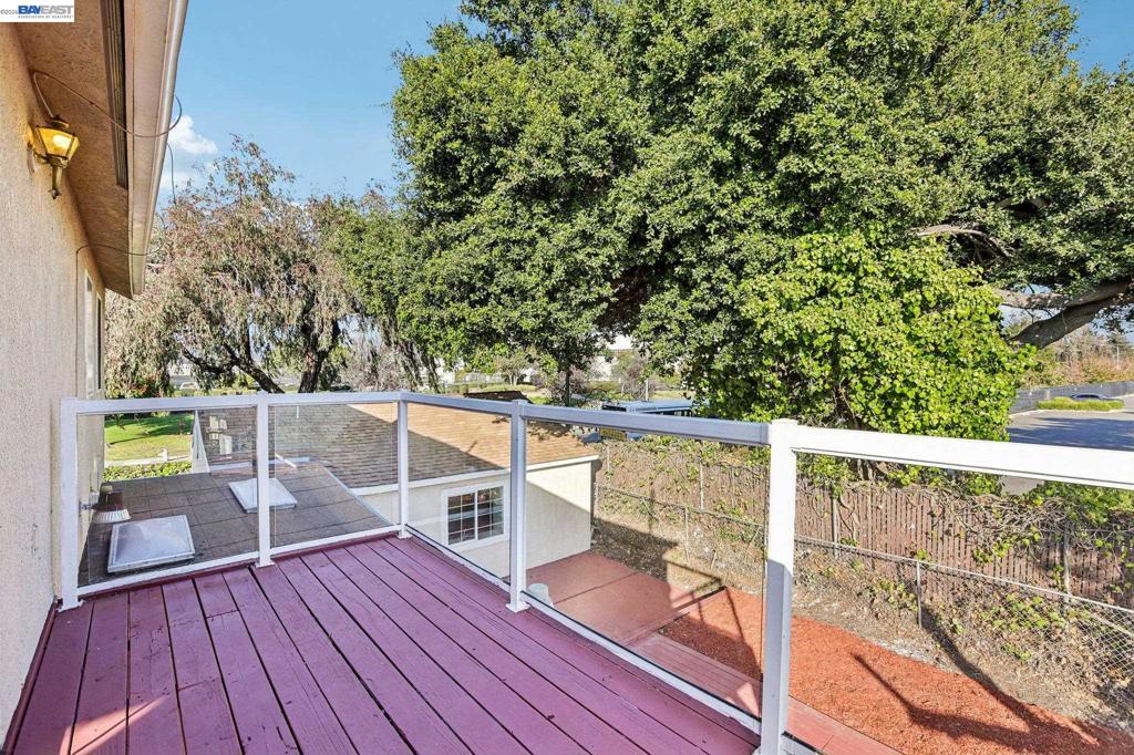 484 Phelps St Property Photo 34