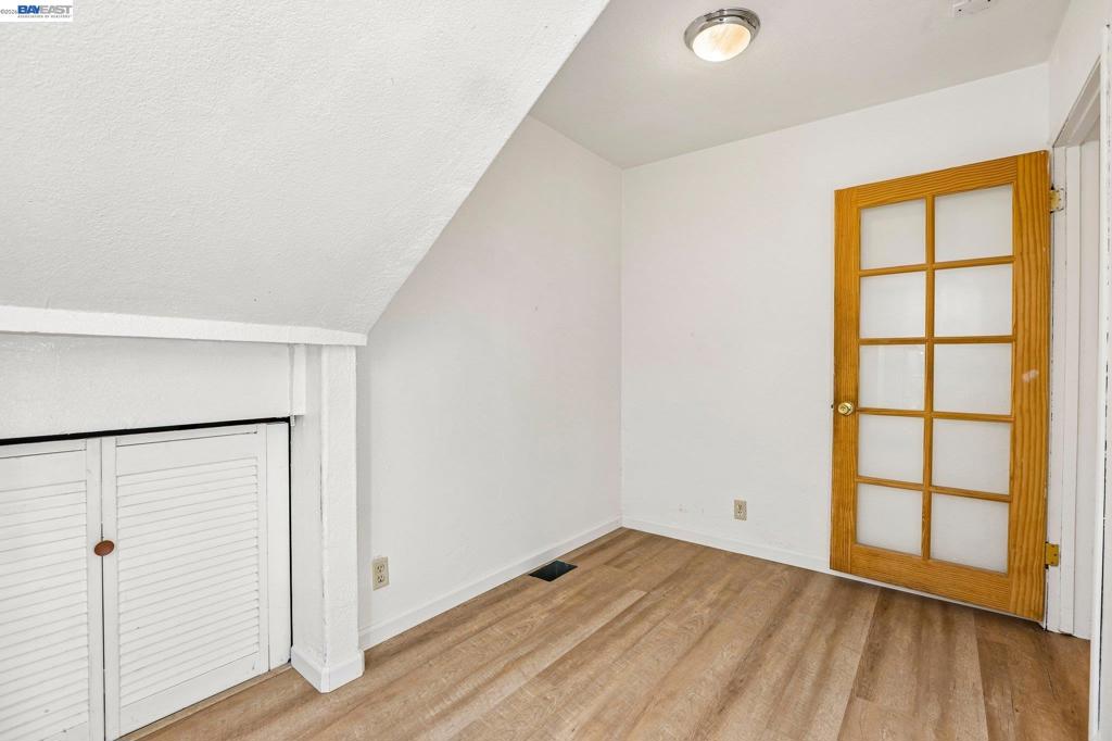 484 Phelps St Property Photo 48
