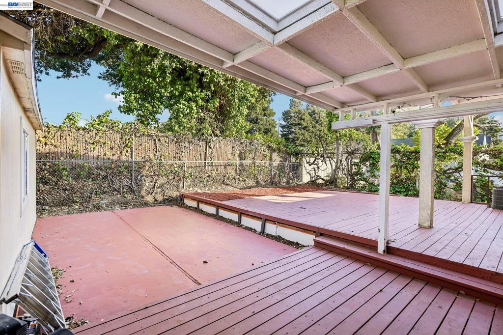484 Phelps St Property Photo 52