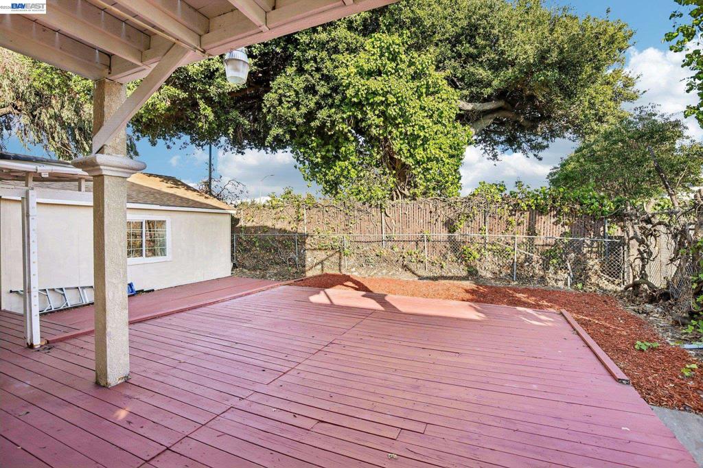 484 Phelps St Property Photo 53